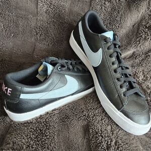 Nike Blazers size 12 nwot
